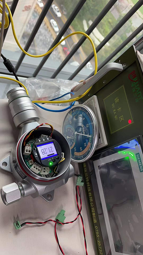 氧气浓度检测仪产品测试现场图