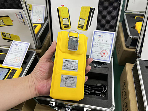 便携穿戴式H2S硫化氢报警仪