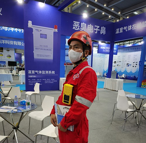 便携式泵吸六合一SO2气体检测仪