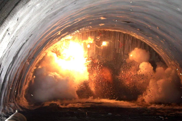 隧道爆炸事故